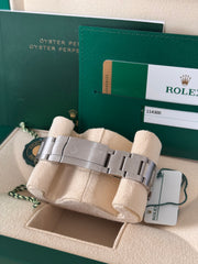 Pre-owned Rolex Oyster Perpetual 39mm Grape Dial 114300 2019 Box and Papers