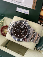 Pre-owned Rolex Submariner 16610 Pre-Ceramic Engraved Rehaut 2007 Complete Set