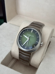 Pre Owned H.Moser & Cie. Streamliner Centre Seconds 6200-1200 2020 Complete Set