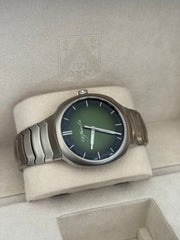 Pre Owned H.Moser & Cie. Streamliner Centre Seconds 6200-1200 2020 Complete Set