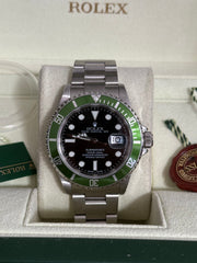 Pre-owned Rolex Submariner 16610LV Kermit Stainless Steel 2005 Box and Papers Mint Condition