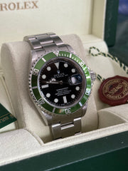Pre-owned Rolex Submariner 16610LV Kermit Stainless Steel 2005 Box and Papers Mint Condition