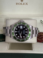 Pre-owned Rolex Submariner 16610LV Kermit Stainless Steel 2005 Box and Papers Mint Condition