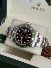 Pre-owned Rolex Submariner 16610LV Kermit Stainless Steel 2005 Box and Papers Mint Condition