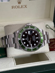 Pre-owned Rolex Submariner 16610LV Kermit Stainless Steel 2005 Box and Papers Mint Condition
