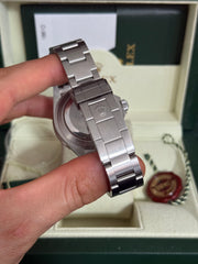 Pre-owned Rolex Submariner 16610LV Kermit Stainless Steel 2005 Box and Papers Mint Condition