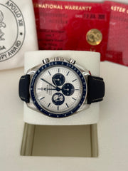 Pre-owned Omega Speedmaster Snoopy 310.32.42.50.02.001 Unworn 2026 Full Set