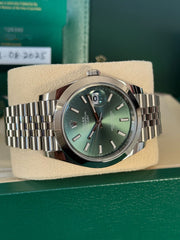 Pre-owned Rolex Datejust Mint Green Smooth Jubilee 126300 2025 Full Set