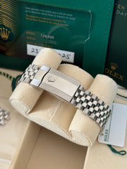 Pre-owned Rolex Datejust Mint Green Smooth Jubilee 126300 2025 Full Set