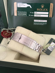 Pre-owned Rolex Submariner Hulk 40mm 116610LV 2010 Mint Condition Complete Set