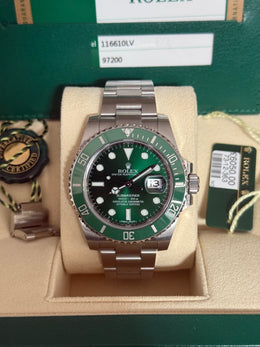 Pre-owned Rolex Submariner Hulk 40mm 116610LV 2015 Mint Condition Unpolished Complete Set UK Watch
