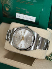 Pre-owned Rolex Oyster Perpetual 41mm Silver Dial 124300 2020 Full Set
