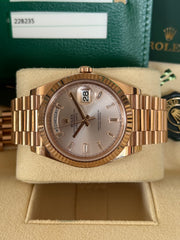 Pre-owned Rolex DayDate 40 228235 Sundust Baguette Diamond Dial