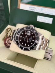 Pre-owned Rolex Submariner 16610 Pre-Ceramic Engraved Rehaut 2010 Complete Set Mint Condition