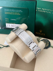 Pre-owned Rolex Oyster Perpetual Green 126000 2025 New Condition Complete Set UK Watch